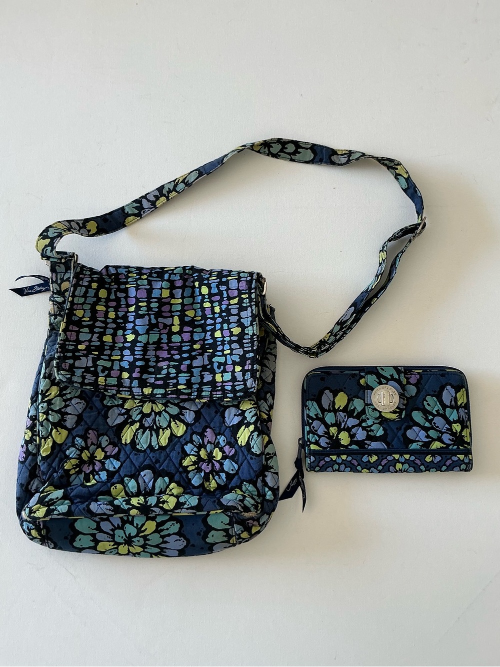 Vera Bradley Indigo Pop Mailbag Crossbody Purse & Wallet Set Quilted Floral